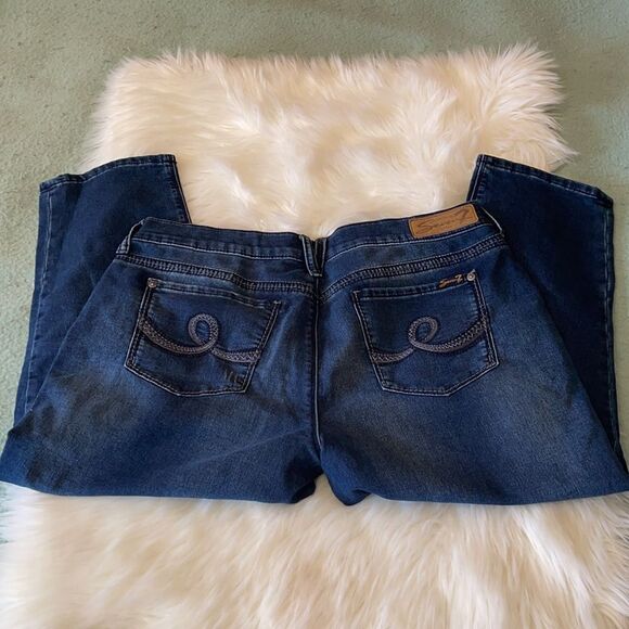 Seven7 Crop Girlfriend Jeans Distressed 14 - Picture 10 of 16